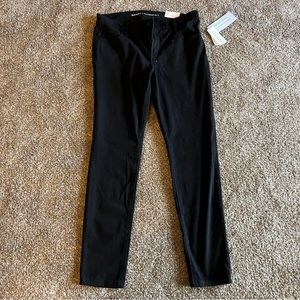 New with tags black jeggings